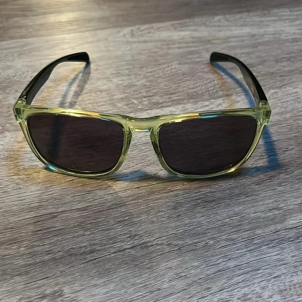 Bajio Calda women’s polarized sunglasses with leather case and carry bag - green - Picture 4 of 9